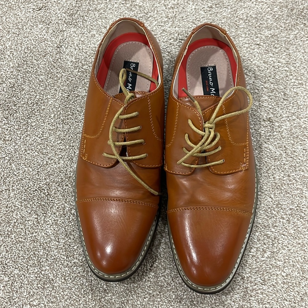 Dress shoes